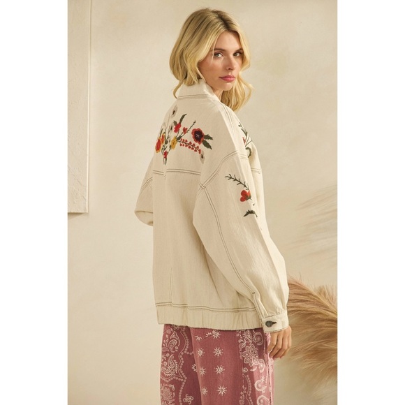 Veveret Embroidered Floral Cream Bomber Jacket - Picture 2 of 3
